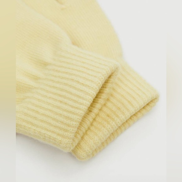 NWT knit gloves - Picture 2 of 8